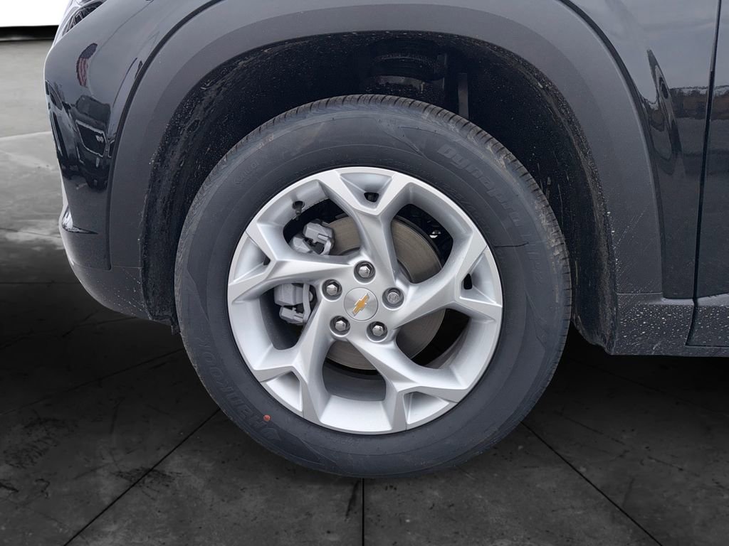 New 2026 Chevrolet Trax LS w/ LS Convenience Package FWD image 14
