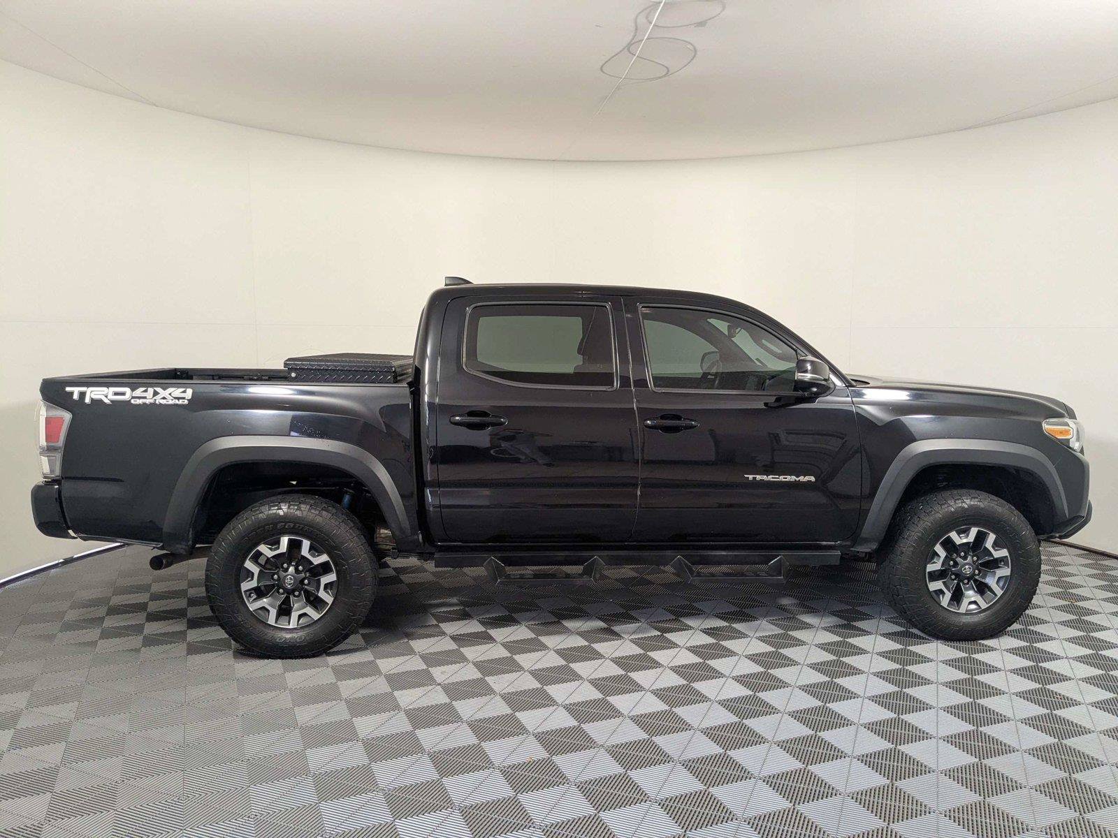 Used 2021 Toyota Tacoma TRD Off-Road w/ Technology Package AWD/4WD image 4