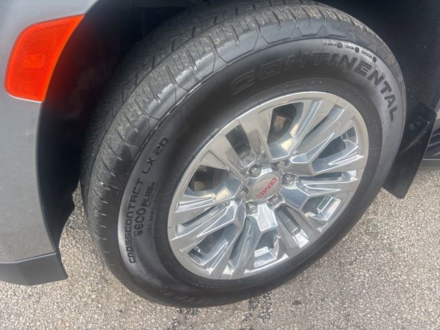 Used 2024 GMC Yukon XL Denali image 5