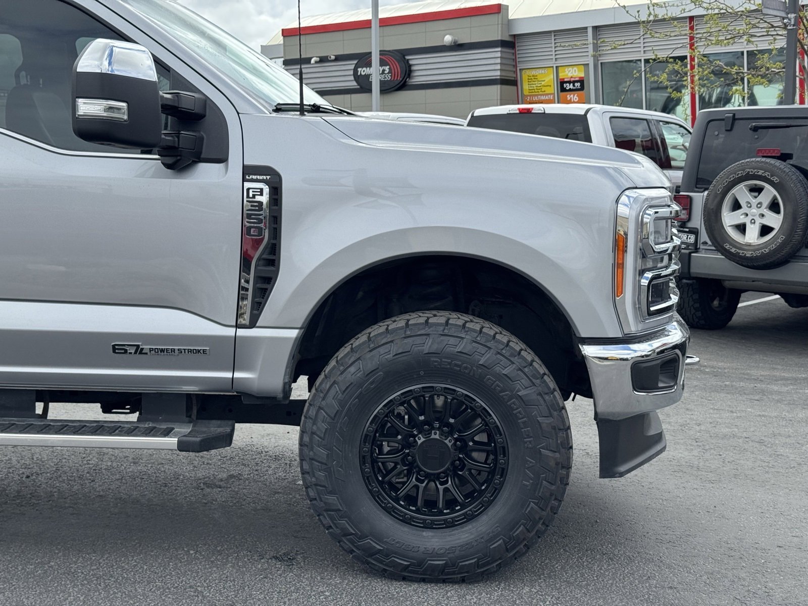 Used 2023 Ford F350 Lariat image 3