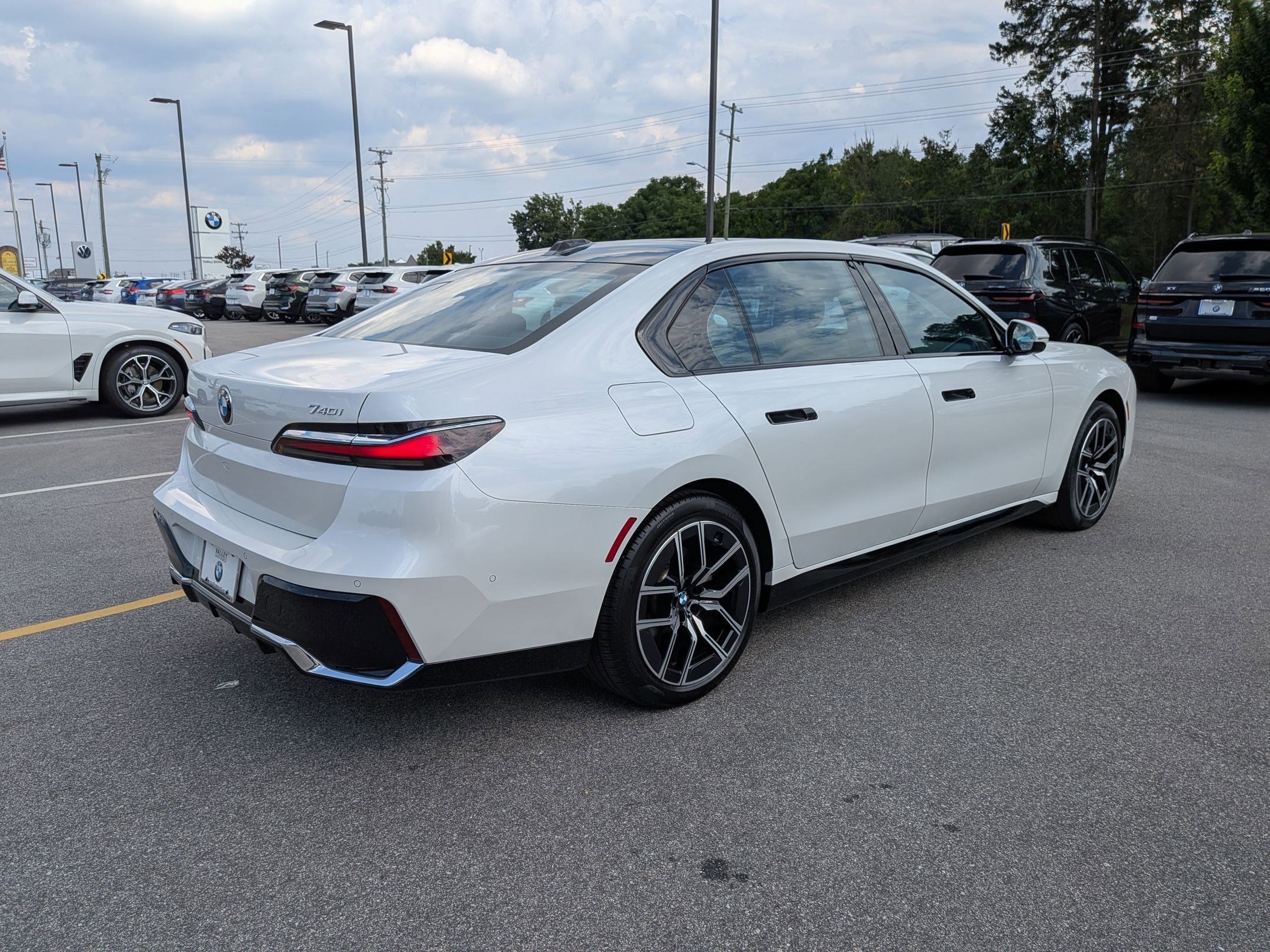 Certified 2023 BMW 740i RWD image 3