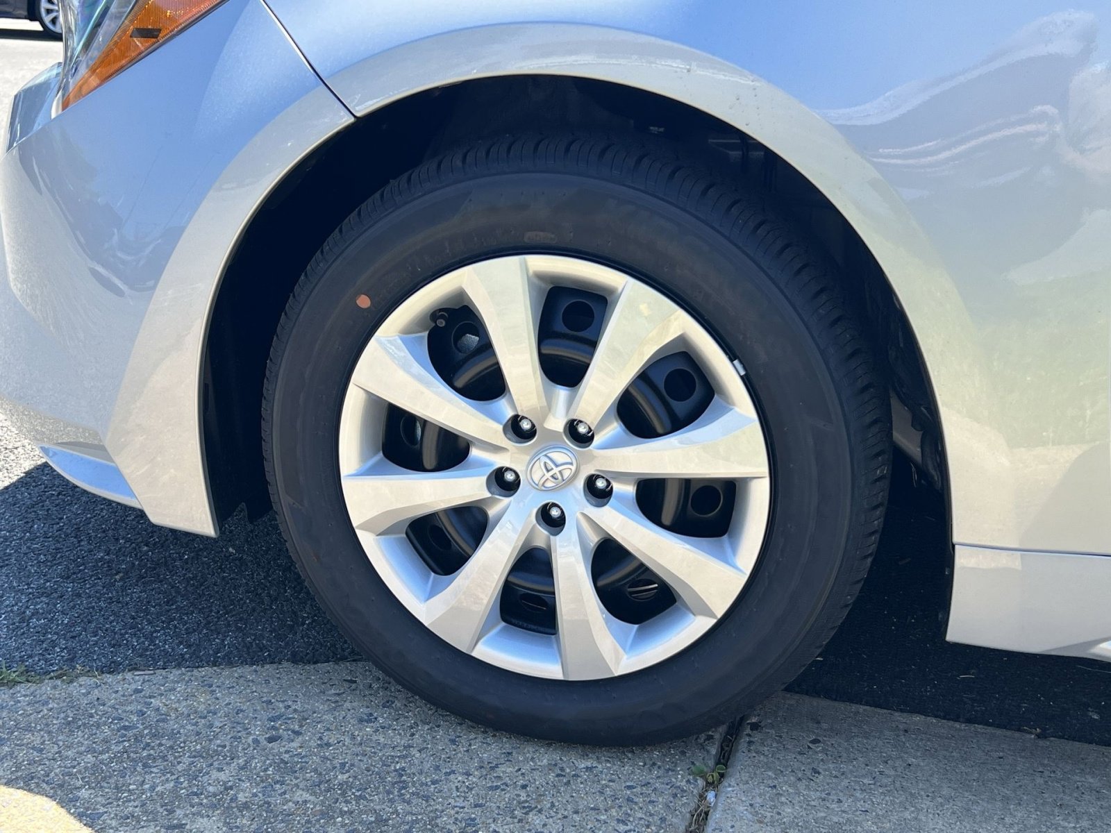New 2026 Toyota Corolla LE FWD image 5