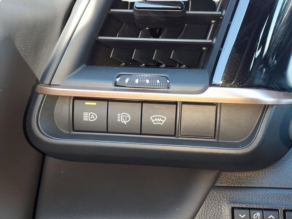 Used 2025 Toyota Crown Signia image 26