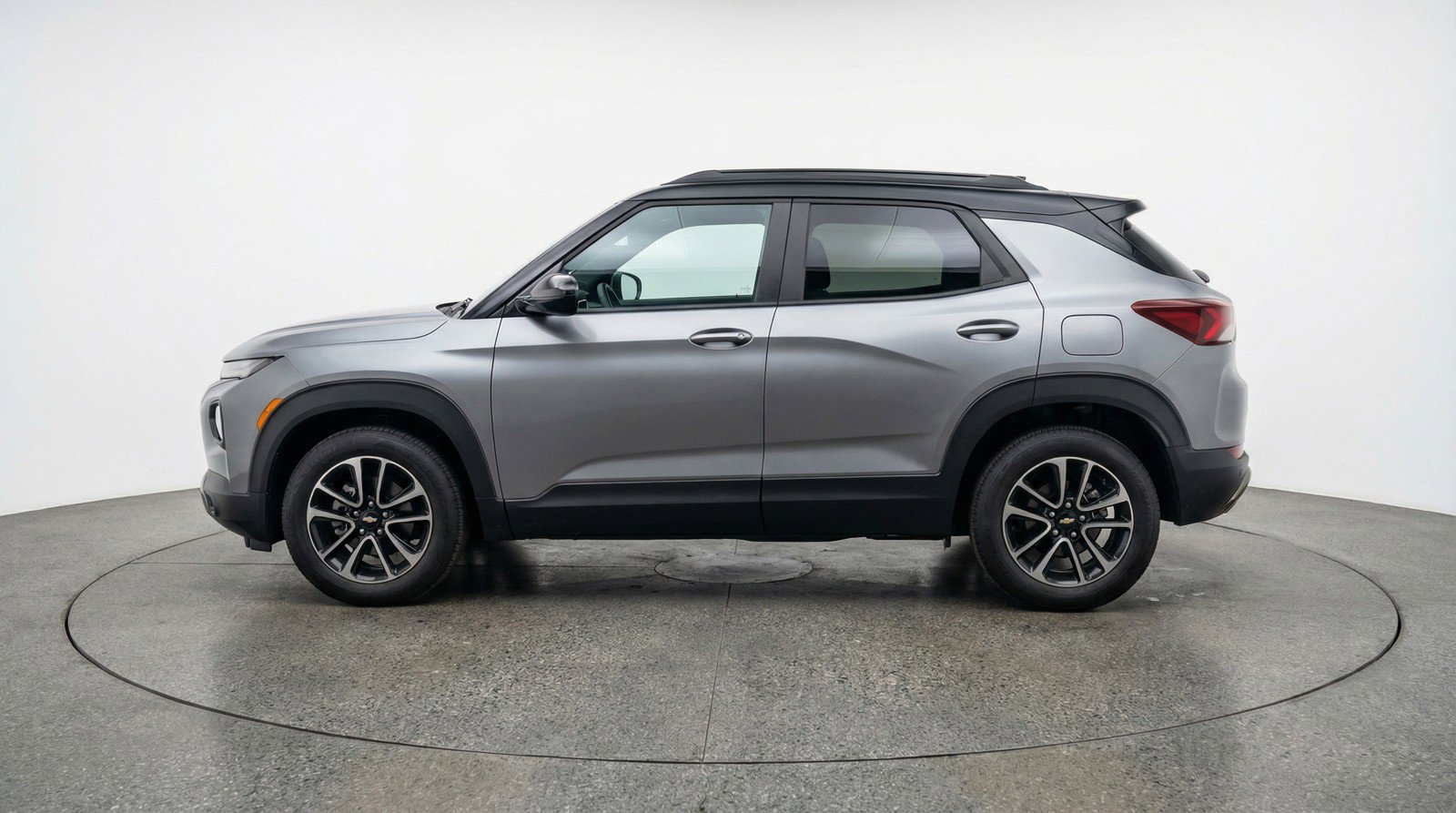 Used 2025 Chevrolet TrailBlazer LT AWD/4WD image 5