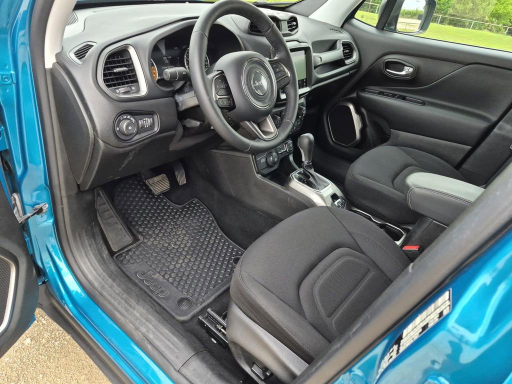 Used 2022 Jeep Renegade Latitude w/ Convenience Group AWD/4WD image 13