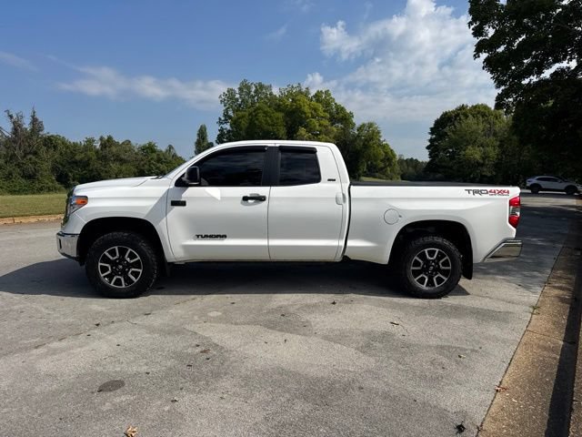 Used 2017 Toyota Tundra SR5 AWD/4WD image 4