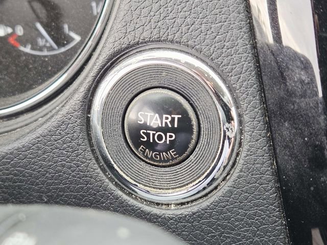 Used 2017 Nissan Rogue SV image 11