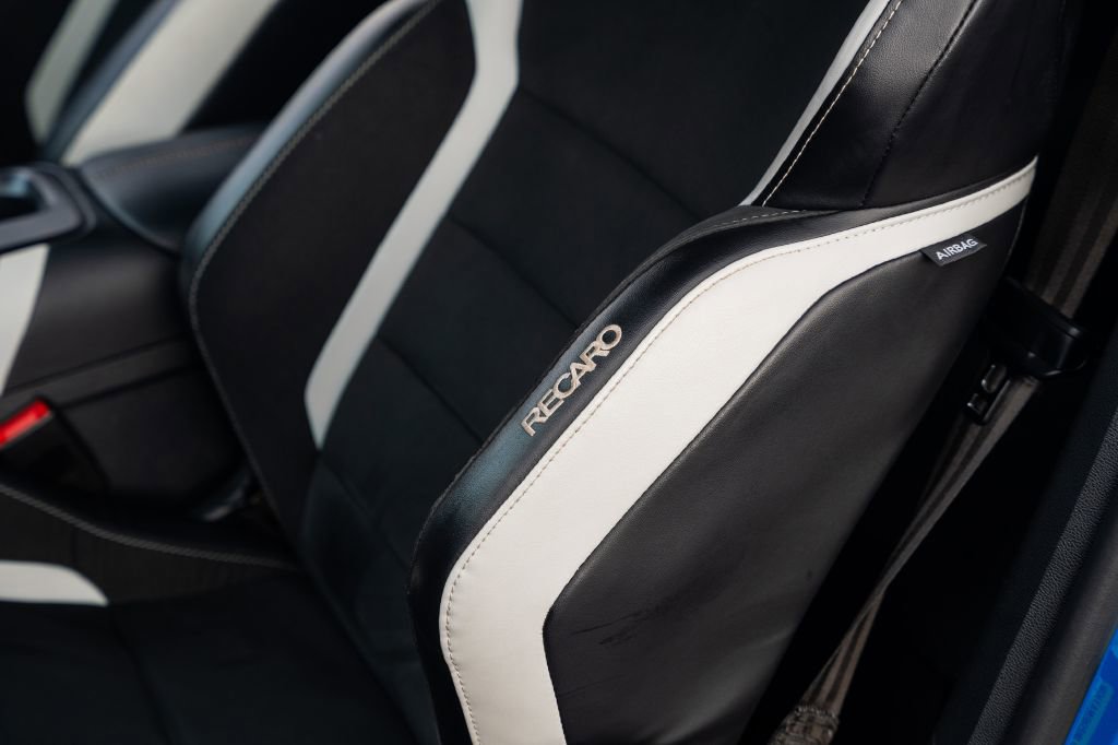 Used 2021 Ford Mustang Shelby GT500 w/ Carbon Fiber Track Pack image 32