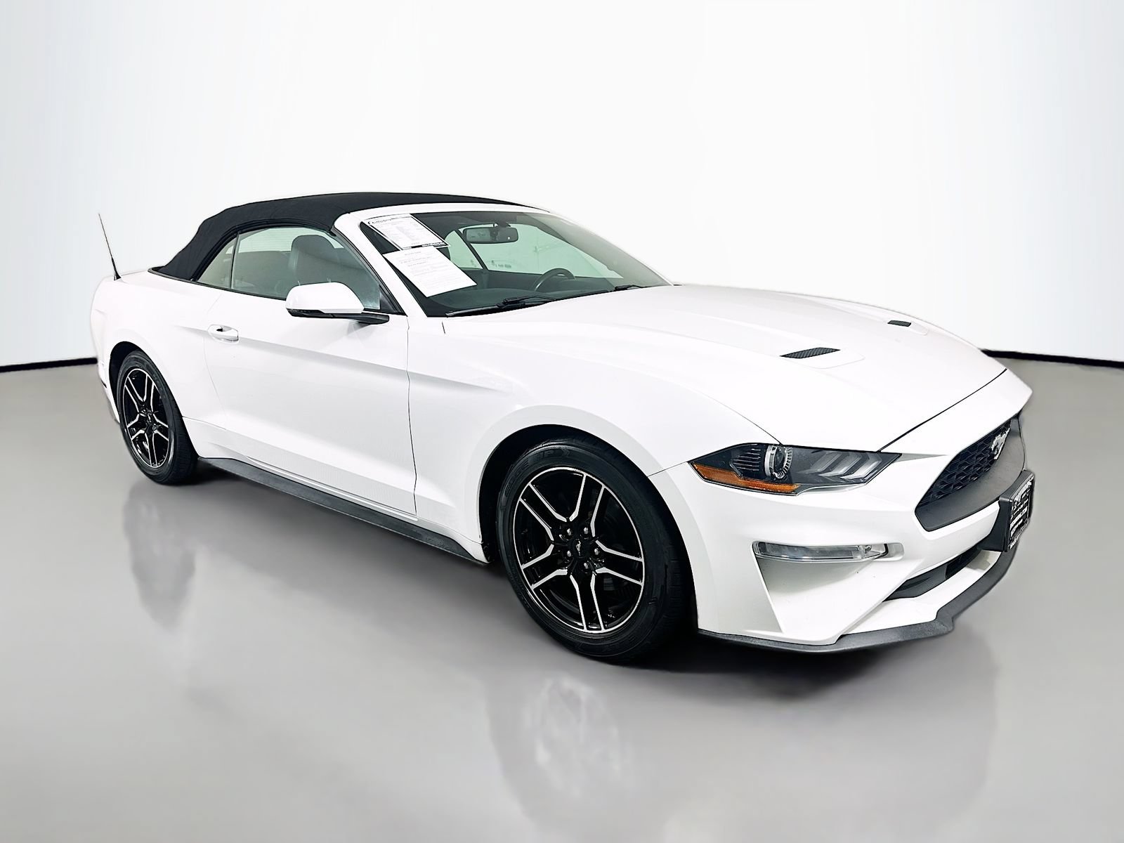 Used 2018 Ford Mustang Premium RWD image 1
