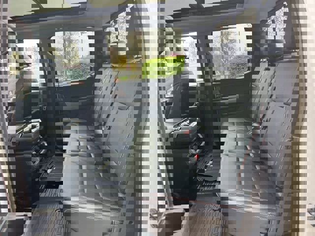 Used 2023 Ford F150 Lariat w/ Trailer Tow Package image 11