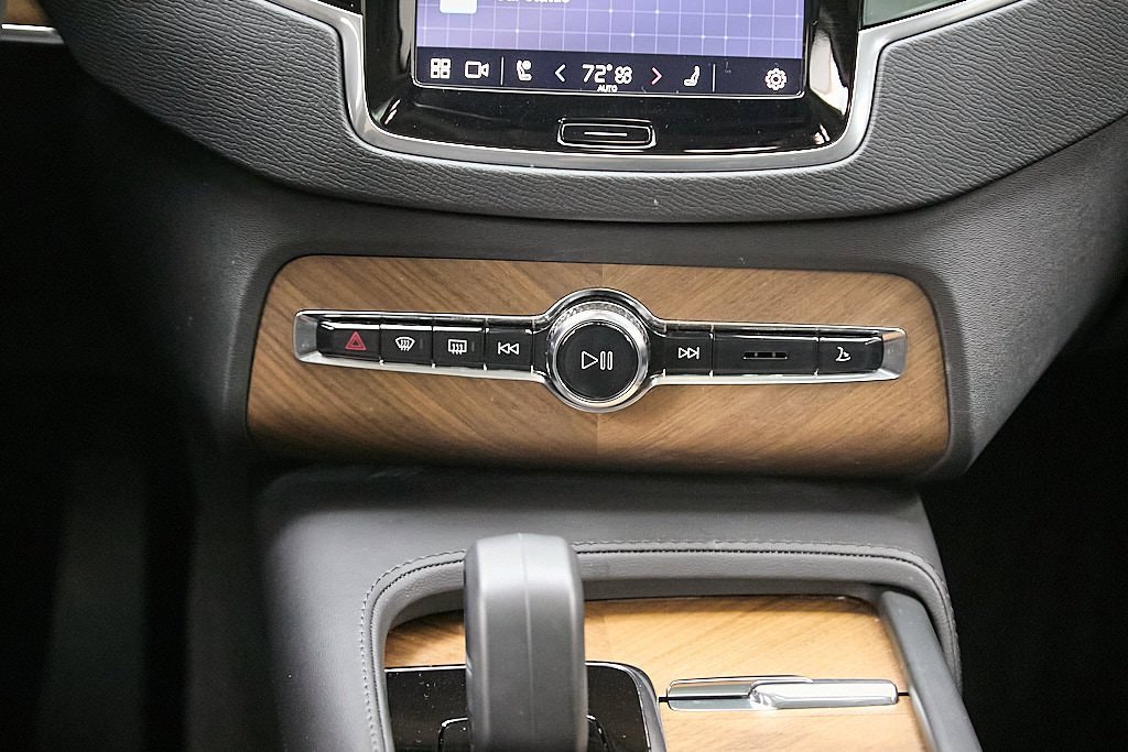 Certified 2023 Volvo XC90 B5 Plus w/ Protection Package Premier image 34
