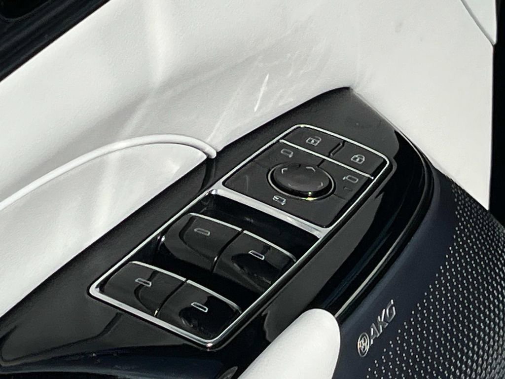 New 2025 Cadillac Lyriq Luxury image 23