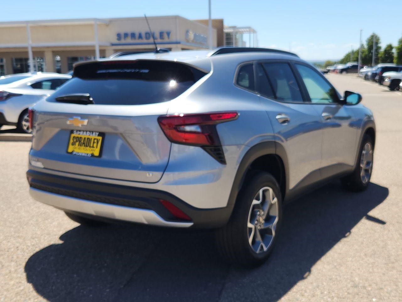 Used 2024 Chevrolet Trax LT FWD image 8