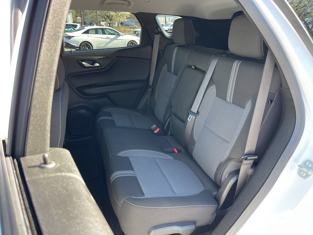 Used 2025 Chevrolet Blazer LT AWD/4WD image 19