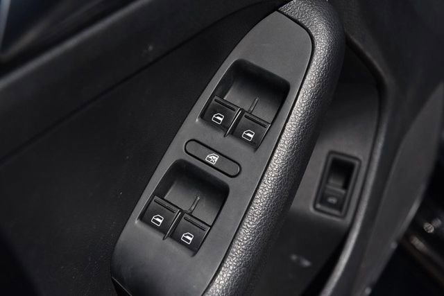 Used 2017 Volkswagen Jetta SE FWD image 8