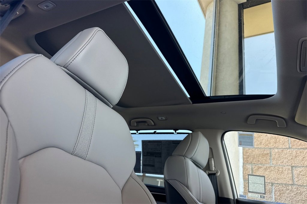 New 2025 Honda Pilot Touring image 19