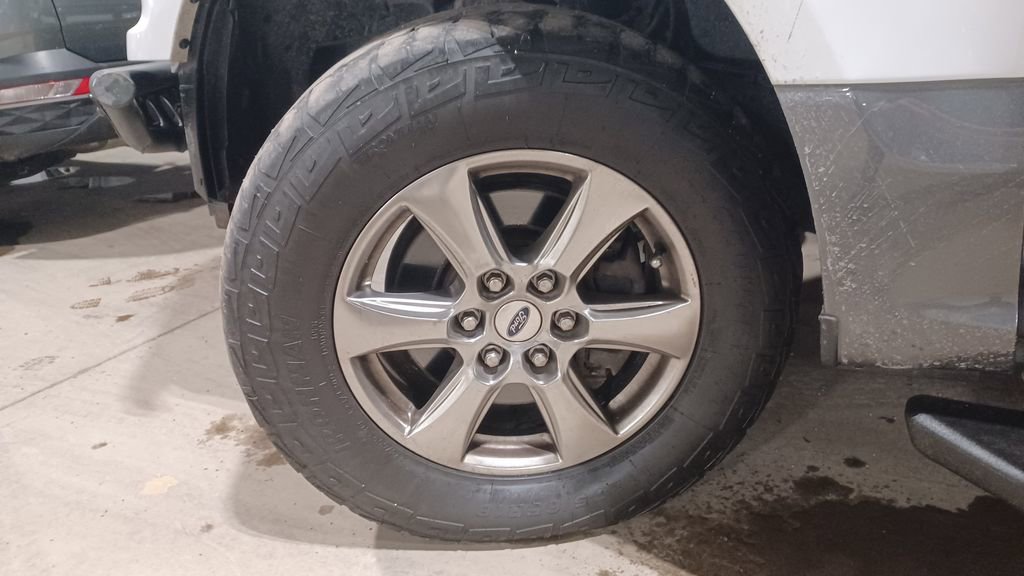 Used 2020 Ford F150 XLT w/ Equipment Group 302A Luxury image 4