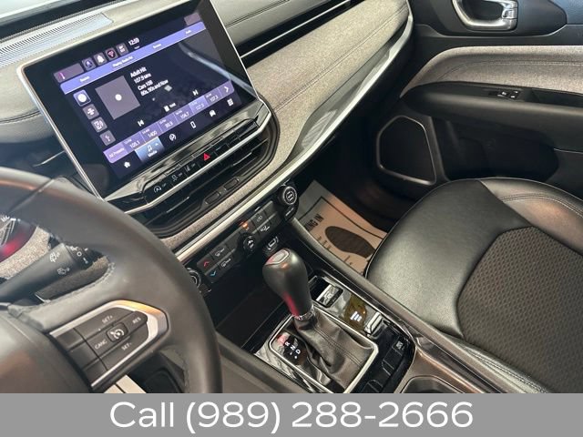 Used 2024 Jeep Compass Latitude AWD/4WD image 14