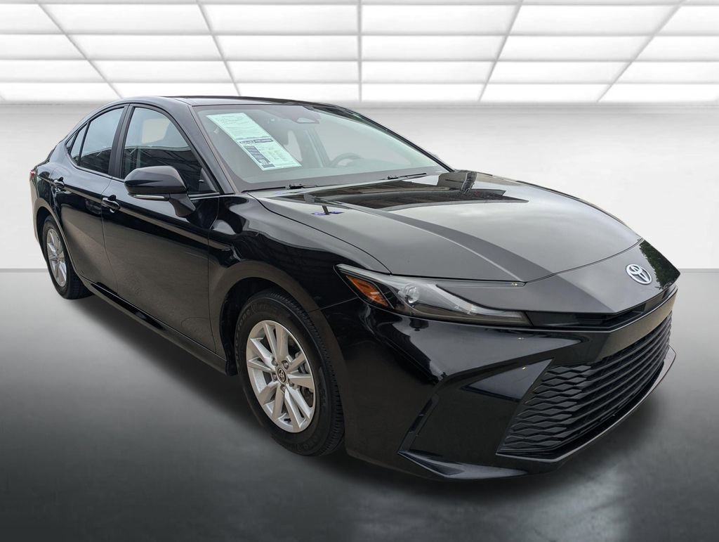 Used 2025 Toyota Camry LE FWD image 1