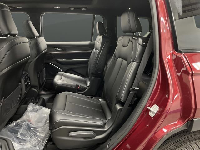 New 2025 Jeep Grand Cherokee L Limited w/ Black Appearance Package image 30