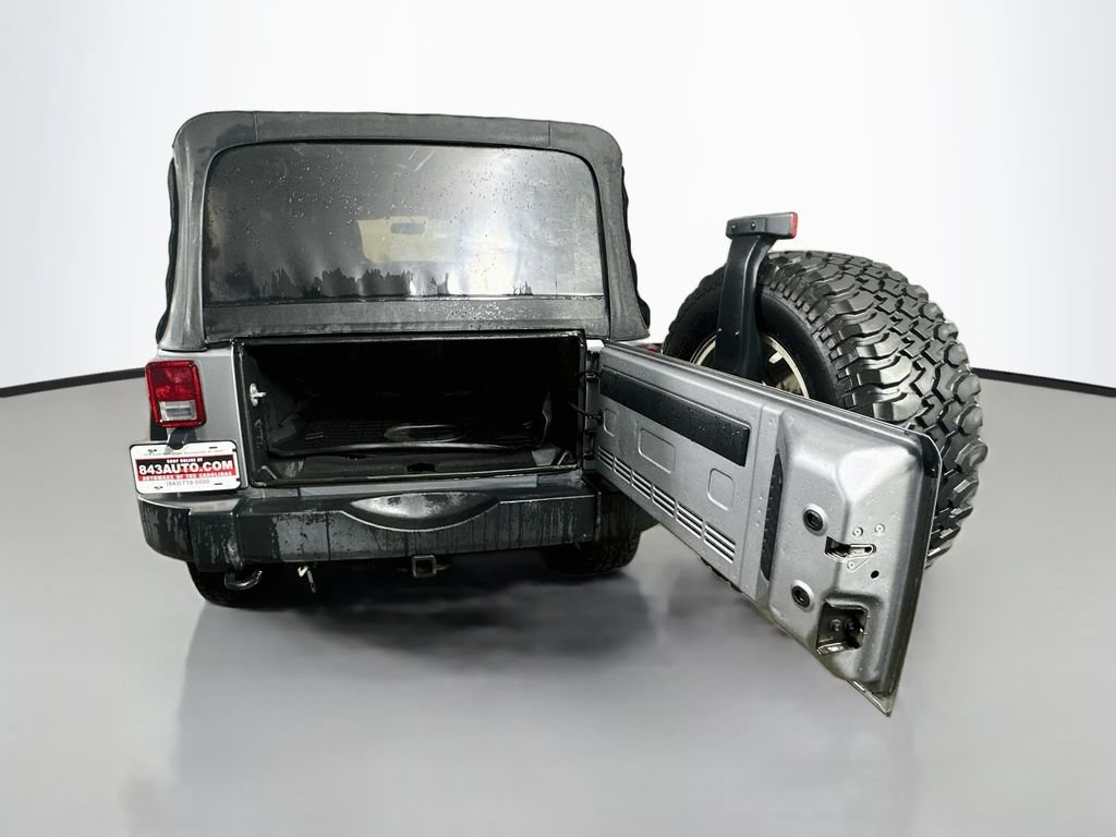 Used 2015 Jeep Wrangler Unlimited Rubicon AWD/4WD image 32