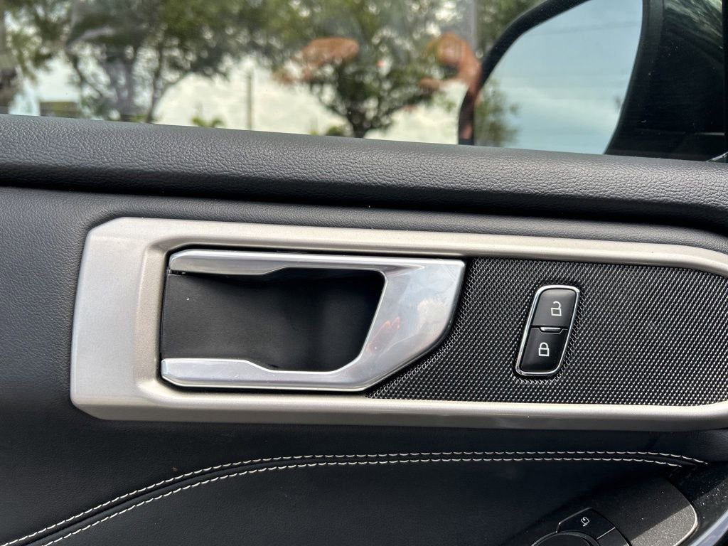Used 2023 Ford Explorer ST AWD/4WD image 12