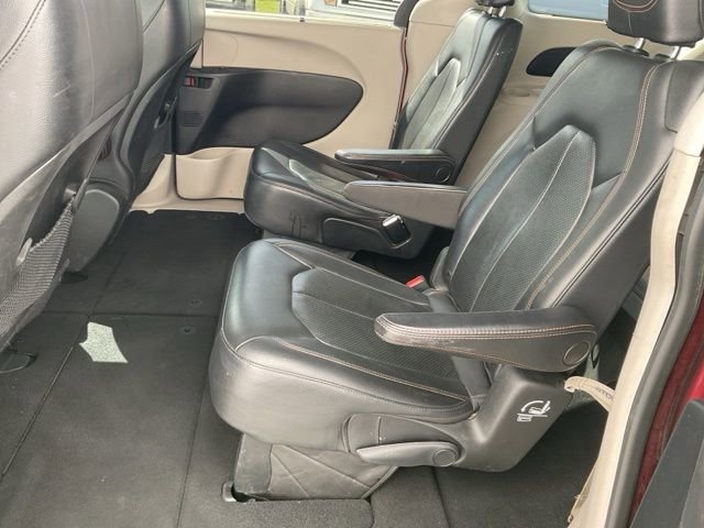 Used 2020 Chrysler Pacifica Touring-L image 22