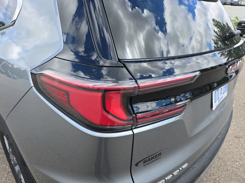 New 2026 GMC Acadia Elevation w/ LPO, Floor Liner Package FWD image 39