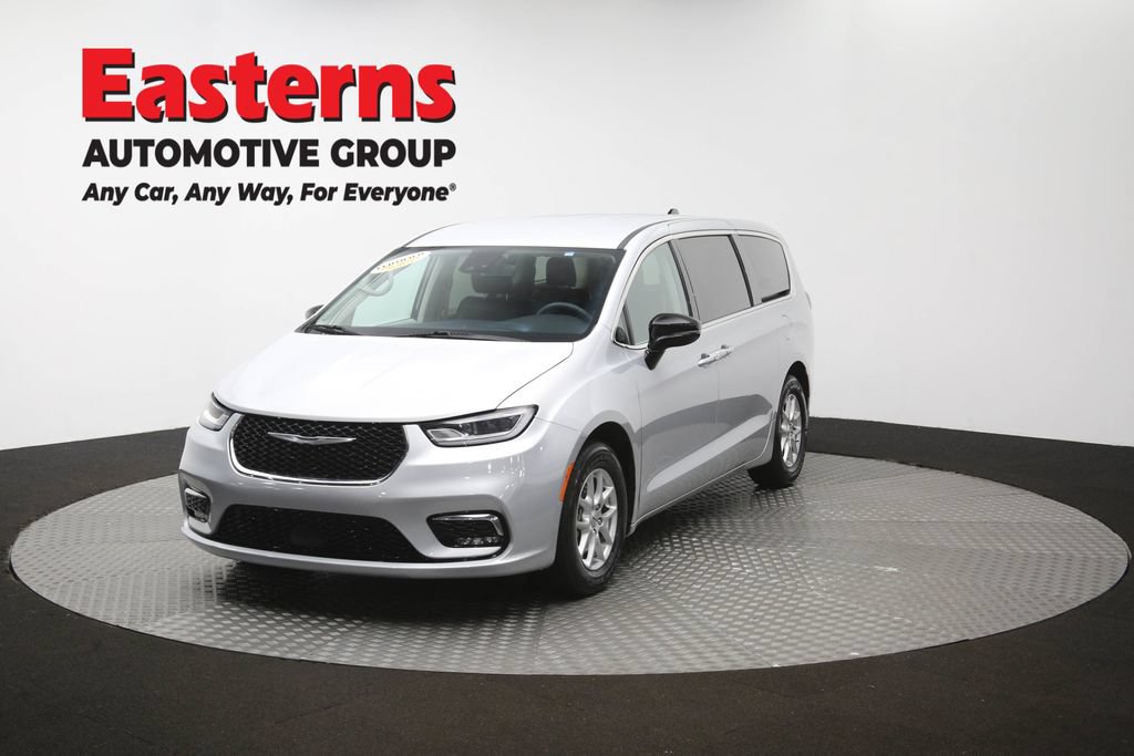 Used 2024 Chrysler Pacifica Touring-L FWD image 56