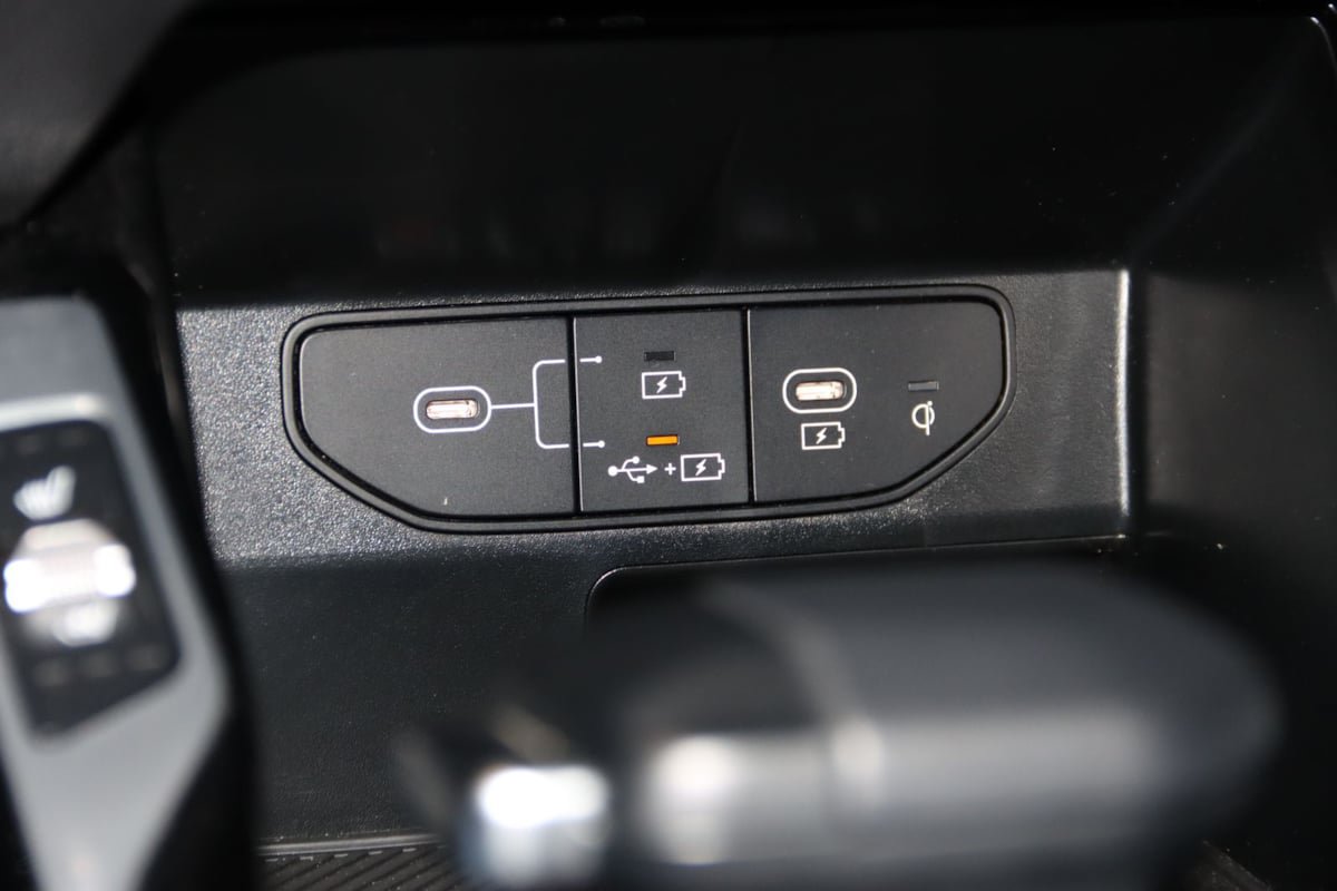 Used 2025 Kia Sorento SX AWD/4WD image 41