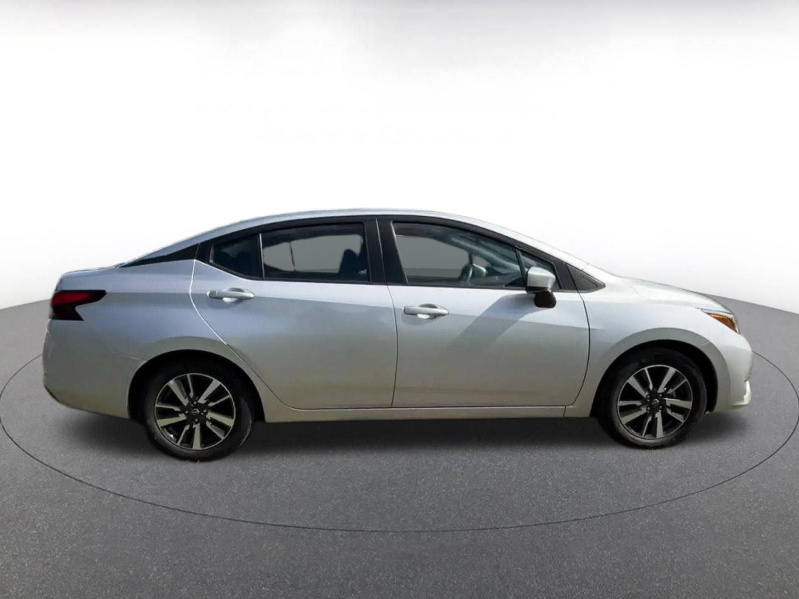 Used 2025 Nissan Versa SV FWD image 15