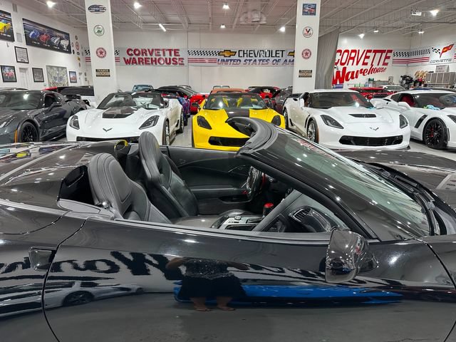 Used 2018 Chevrolet Corvette Stingray Convertible w/ Carbon Flash Badge Package RWD image 10