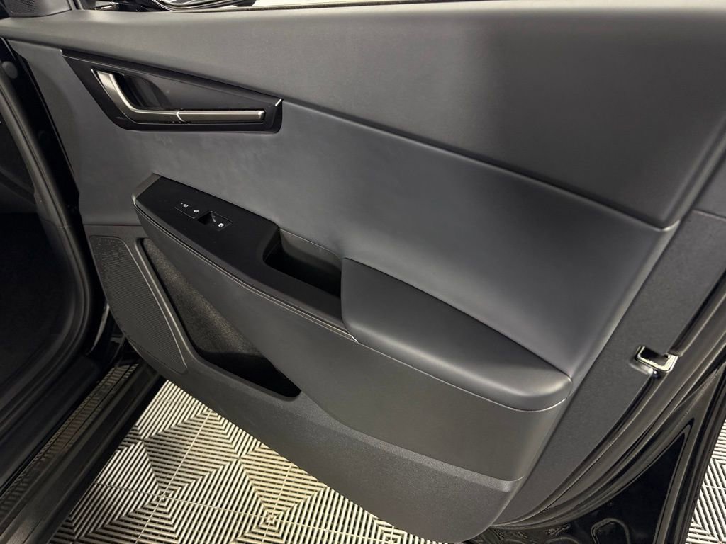 Used 2025 Kia EV6 Light w/ Light LR Technology Package image 34