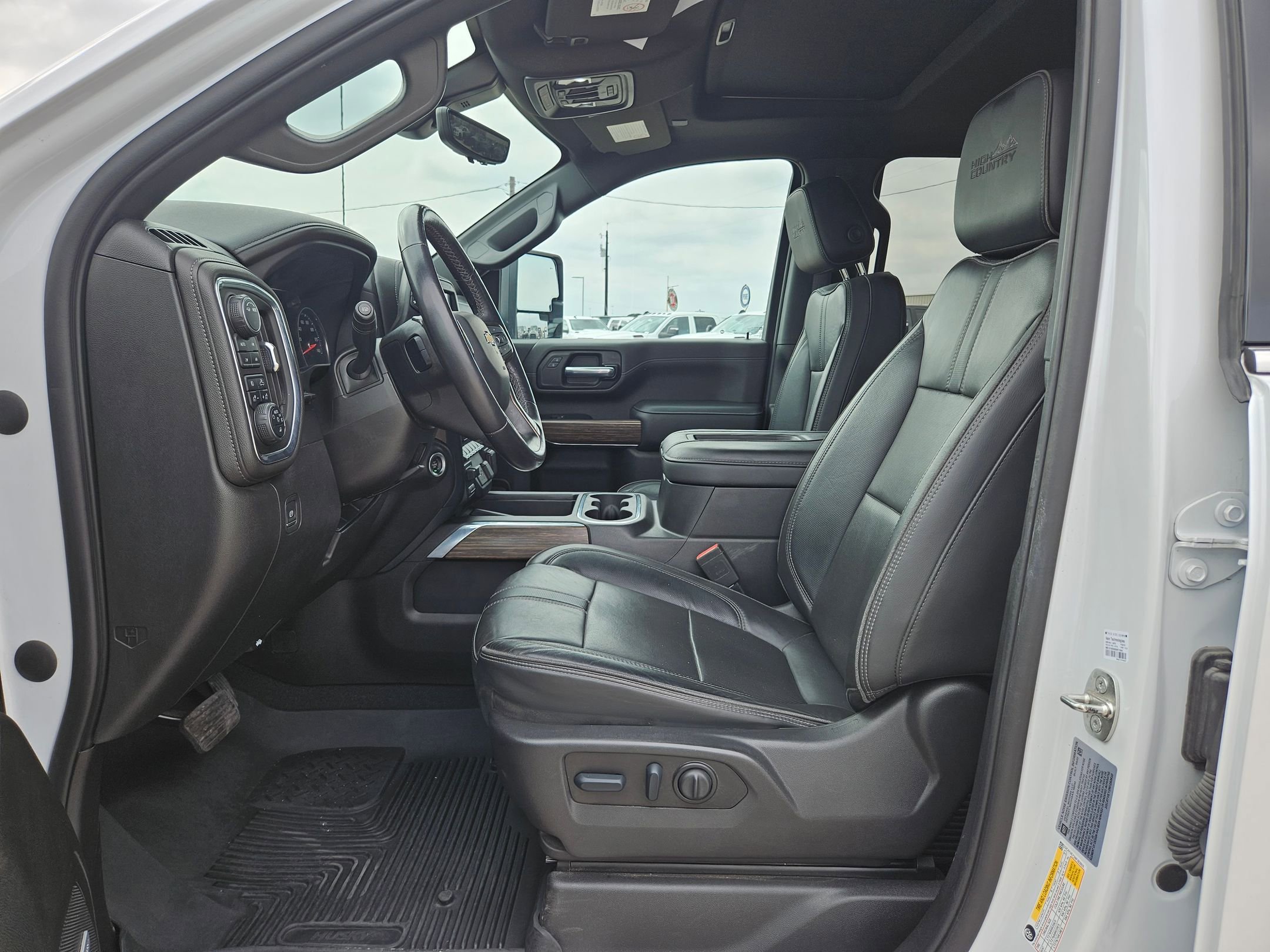 Used 2022 Chevrolet Silverado 3500 High Country w/ Z71 Off-Road Package image 9