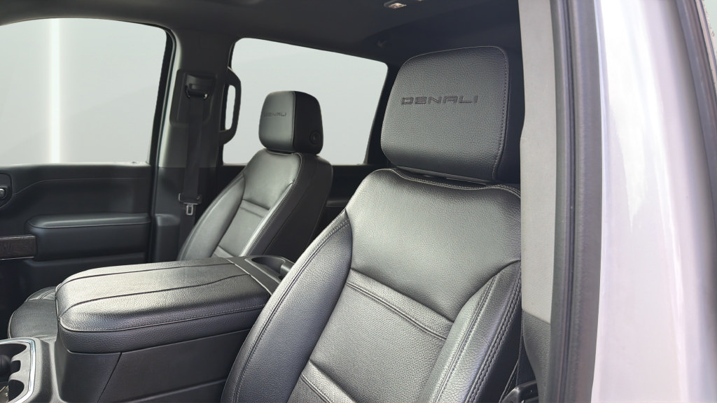 Used 2023 GMC Sierra 2500 Denali w/ Denali Ultimate Package AWD/4WD image 11