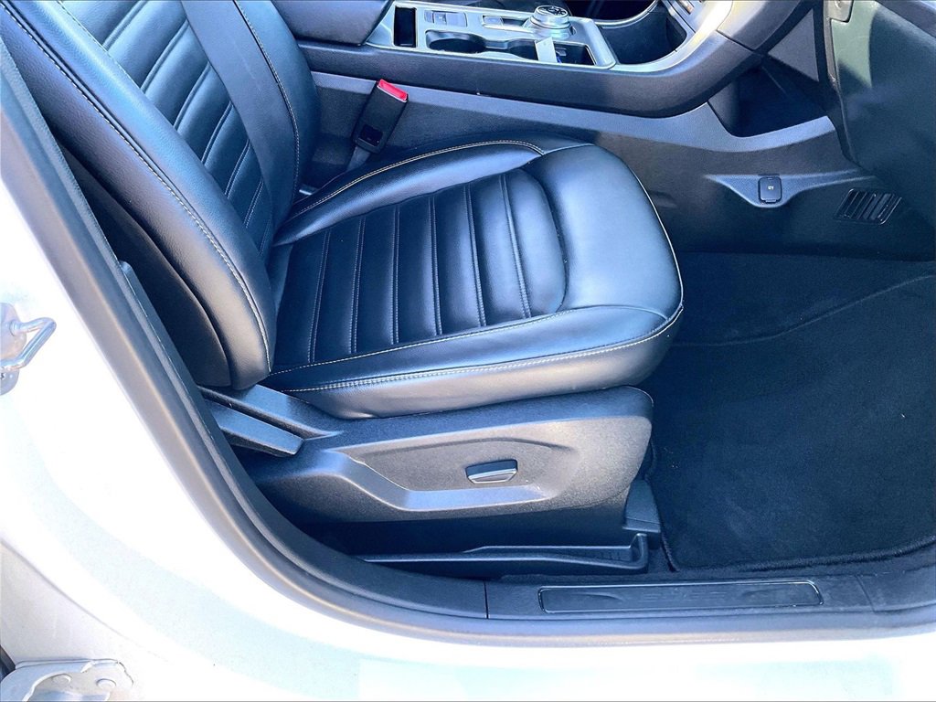 Used 2023 Ford Edge SEL image 34