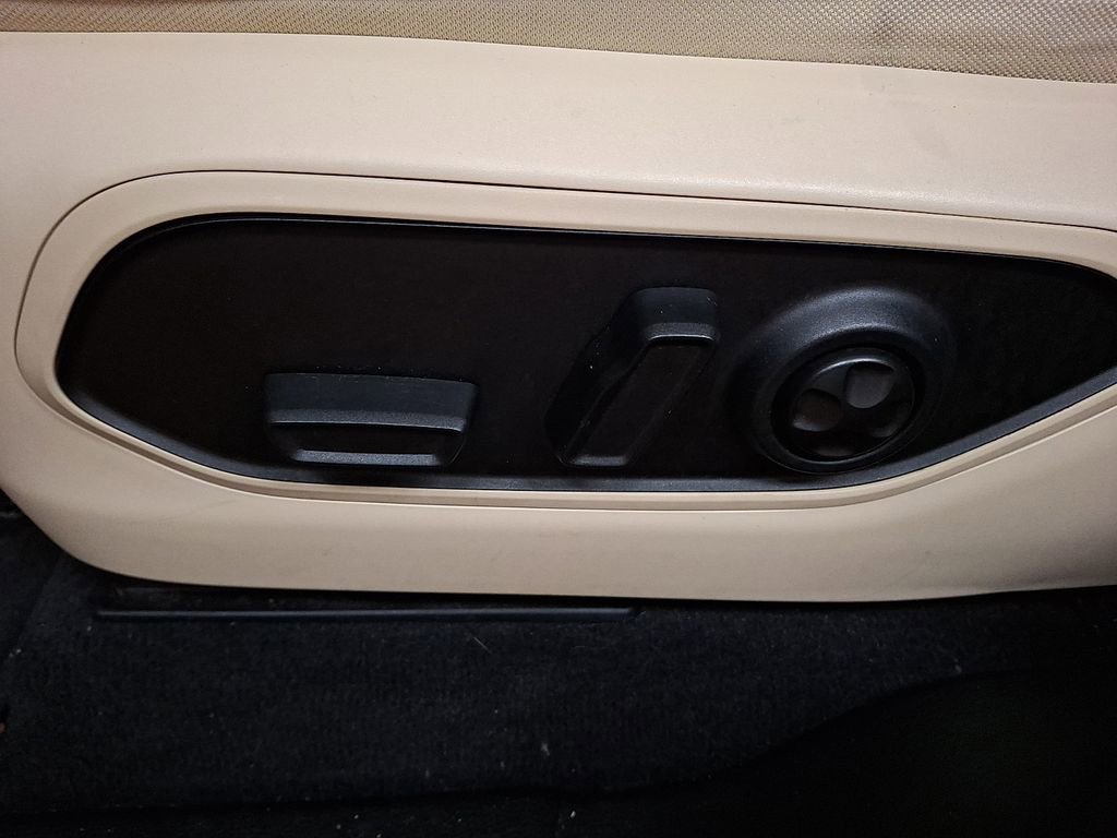 Used 2022 Jeep Grand Cherokee L Limited image 11