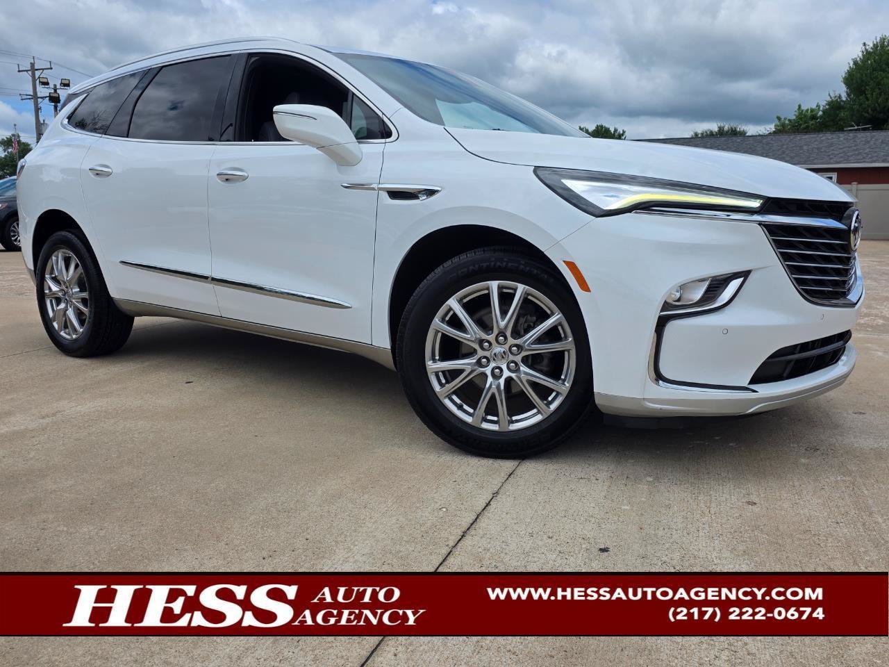 Used 2023 Buick Enclave Essence w/ Experience Buick Package FWD image 1