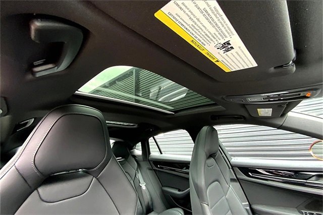 New 2025 Porsche Panamera 4 image 31
