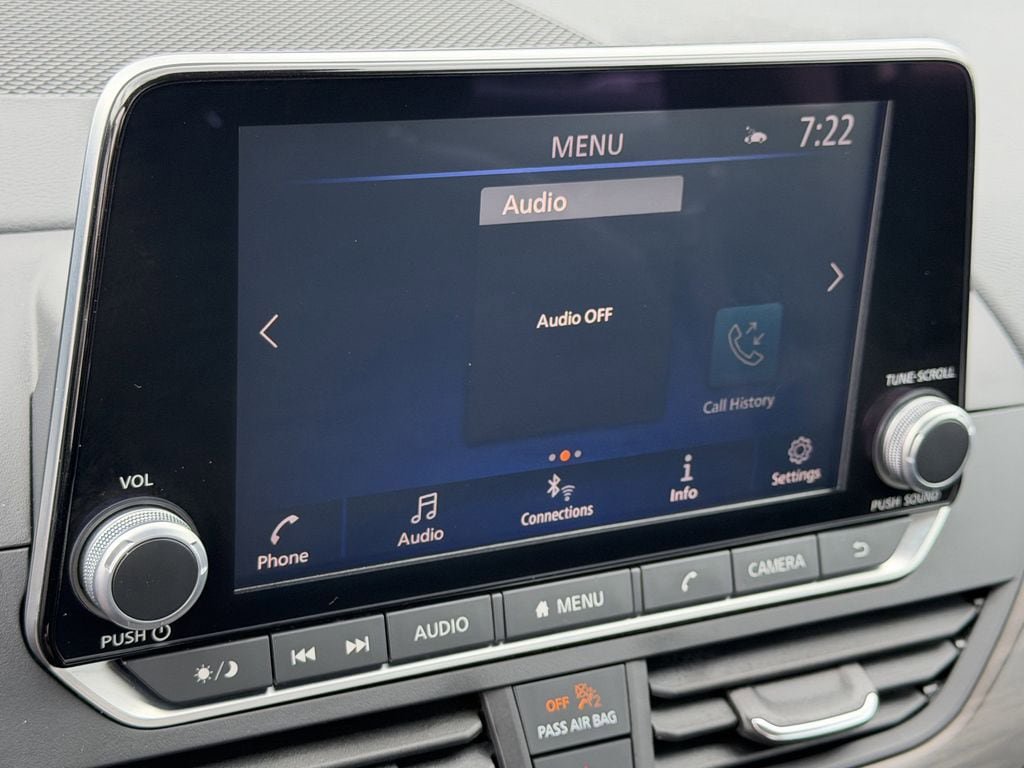 Used 2025 Nissan Altima 2.5 SV FWD image 17