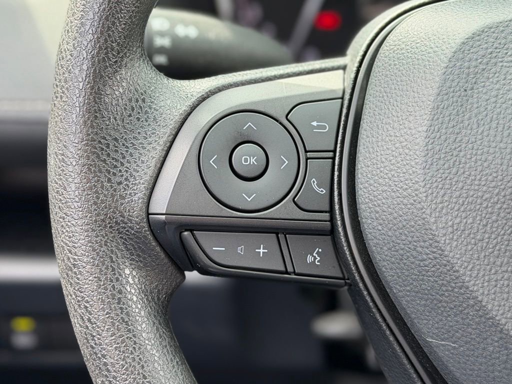 Certified 2023 Toyota RAV4 LE AWD/4WD image 9