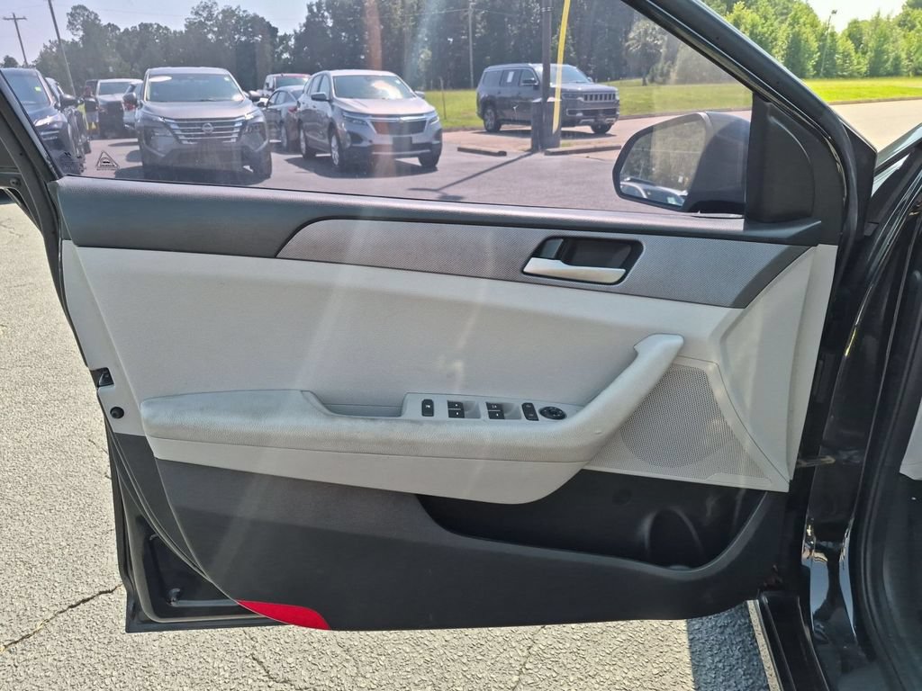 Used 2019 Hyundai Sonata SE FWD image 13