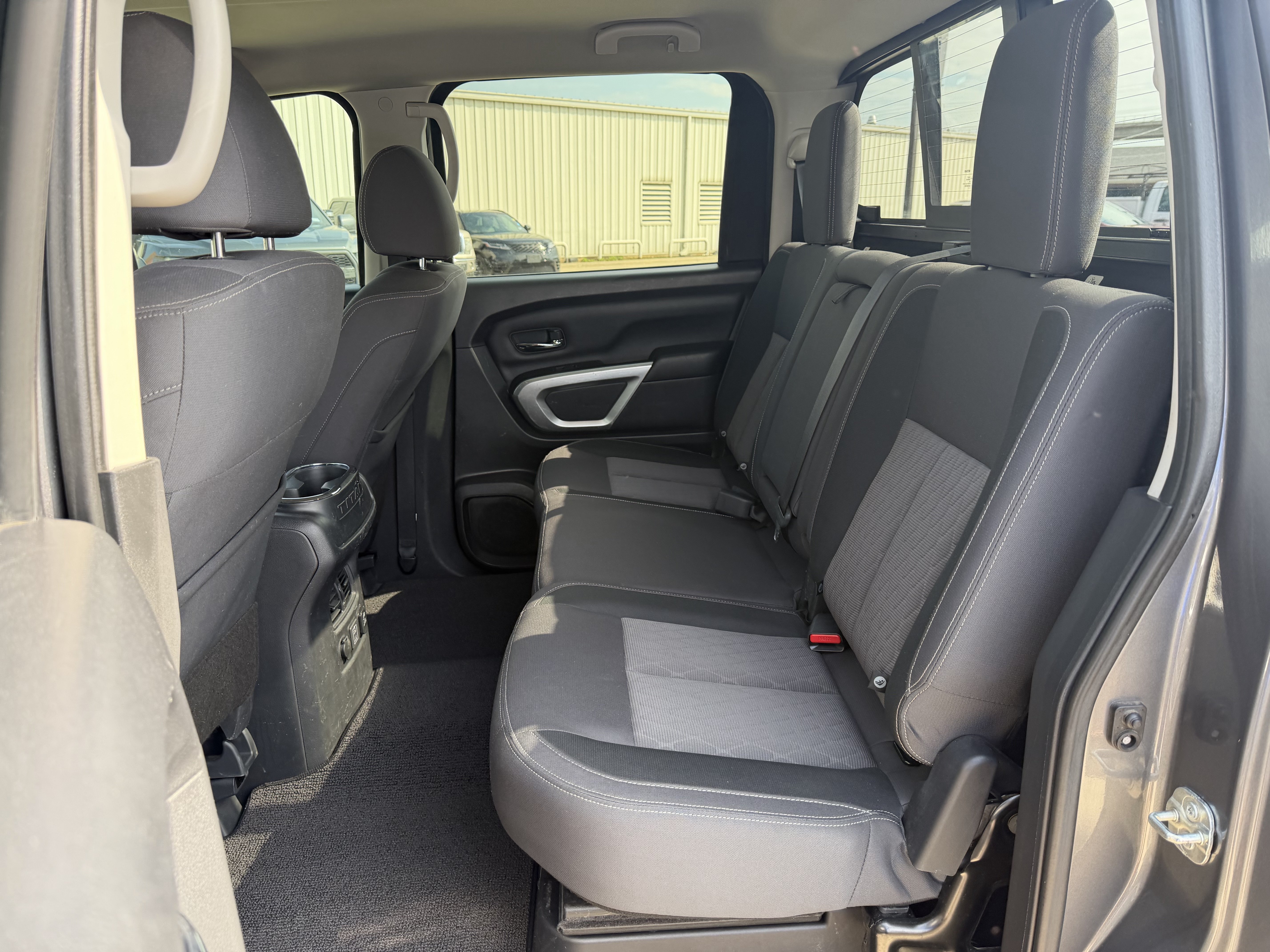 Used 2021 Nissan Titan SV w/ SV Convenience Package AWD/4WD image 30