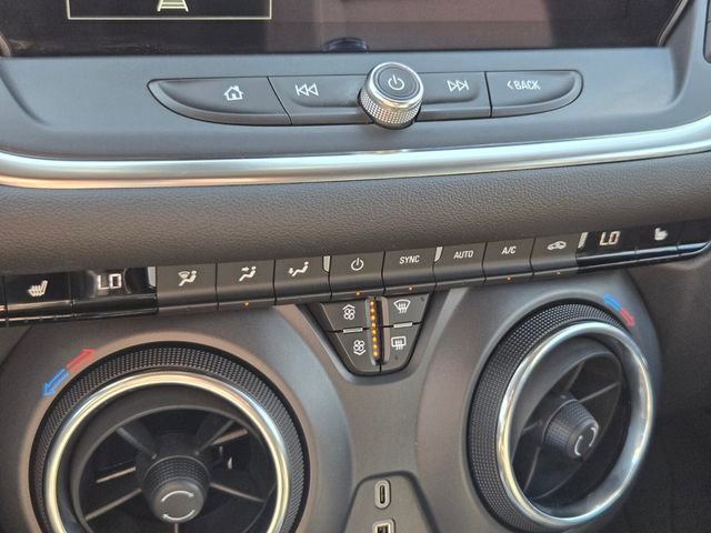 Used 2024 Chevrolet Blazer LT w/ Convenience Package image 23