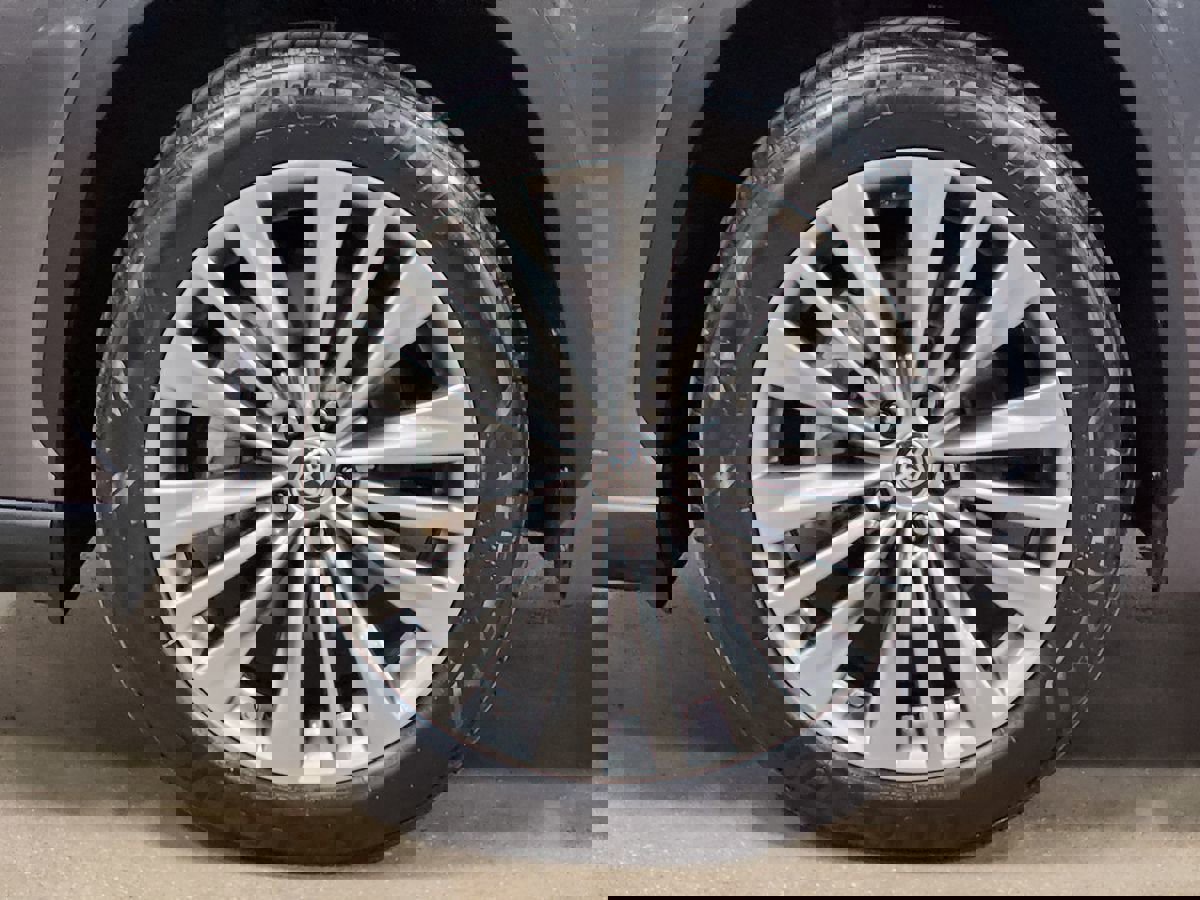 Used 2022 Toyota Highlander Platinum image 30