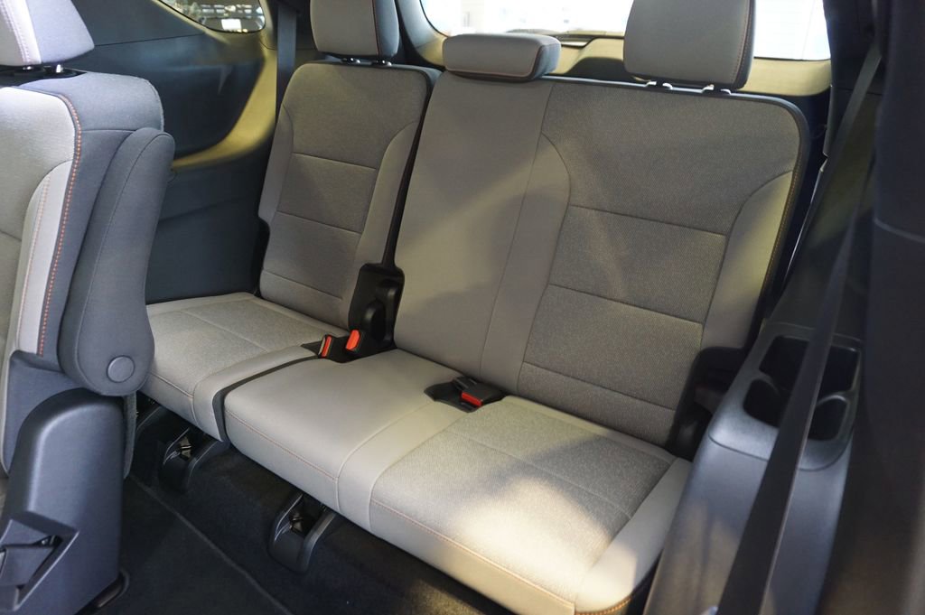 New 2026 Chevrolet Traverse LT image 11