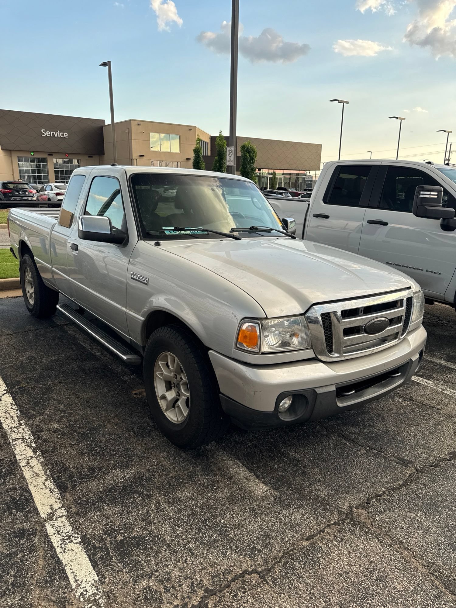 Used 2010 Ford Ranger XLT AWD/4WD image 2