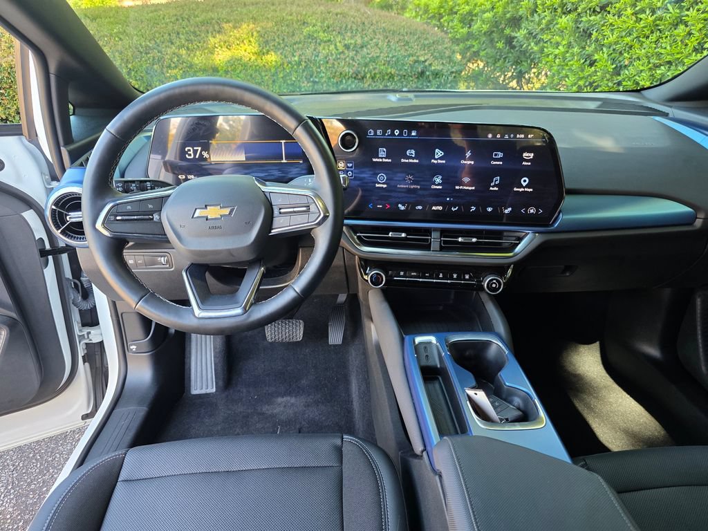 Certified 2024 Chevrolet Equinox EV LT FWD image 26