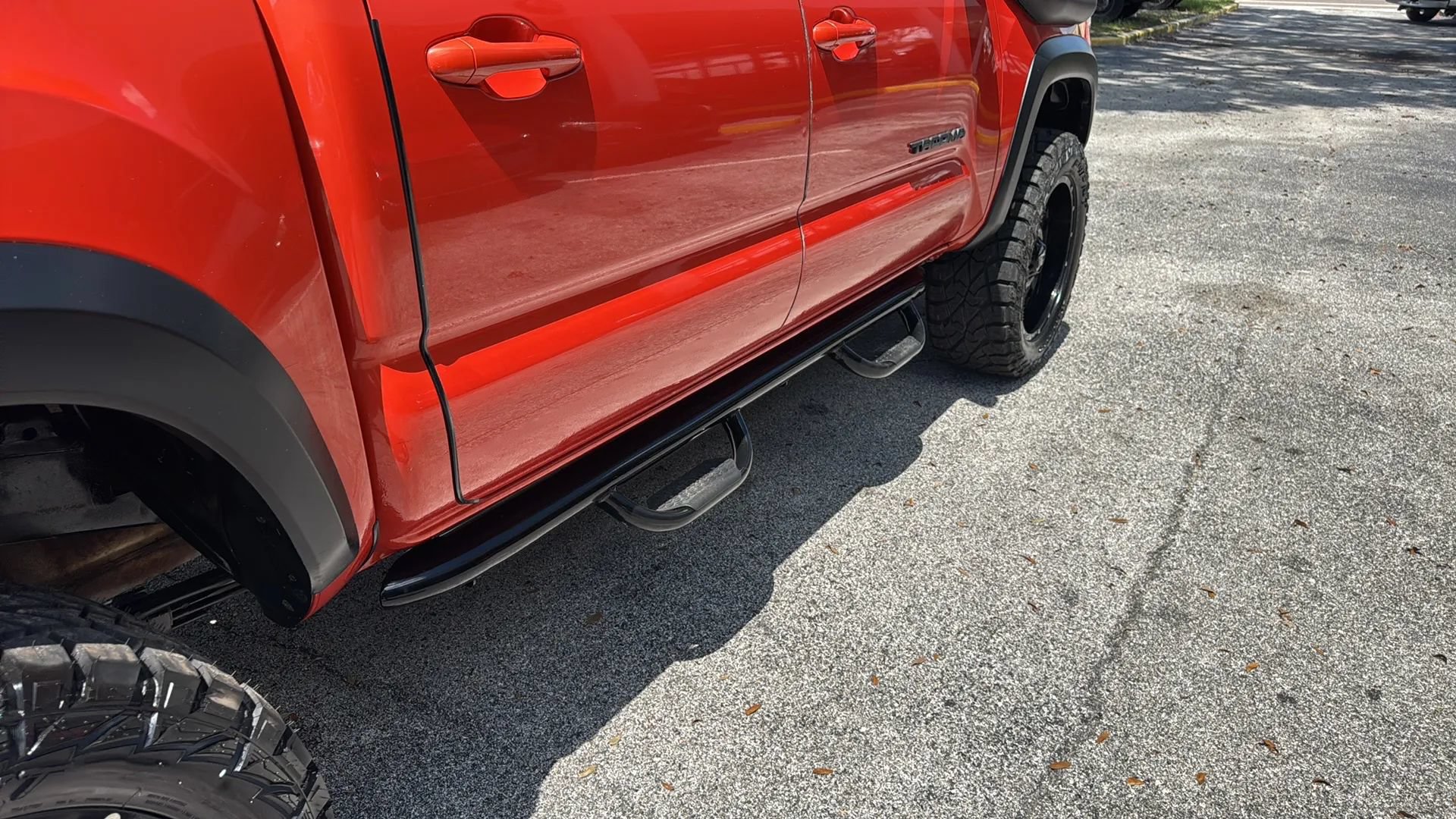 Used 2017 Toyota Tacoma TRD Off-Road w/ Premium & Technology Package AWD/4WD image 49