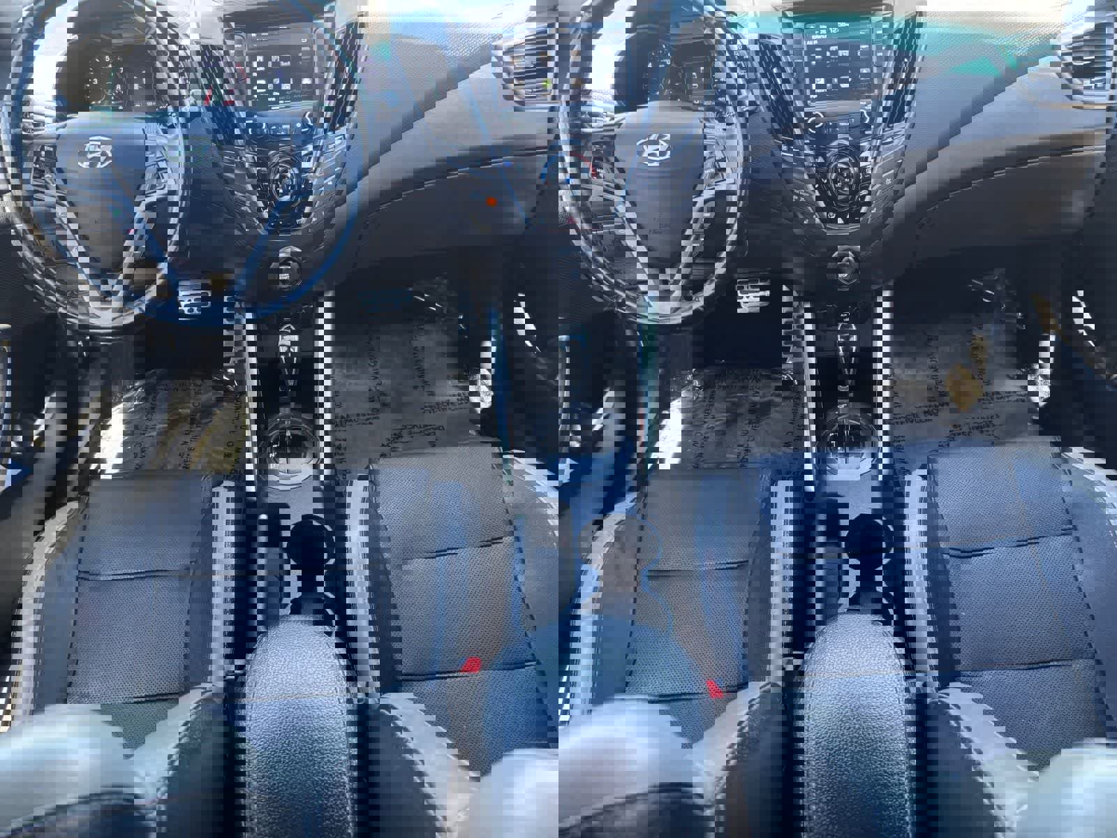 Used 2017 Hyundai Veloster Turbo image 12